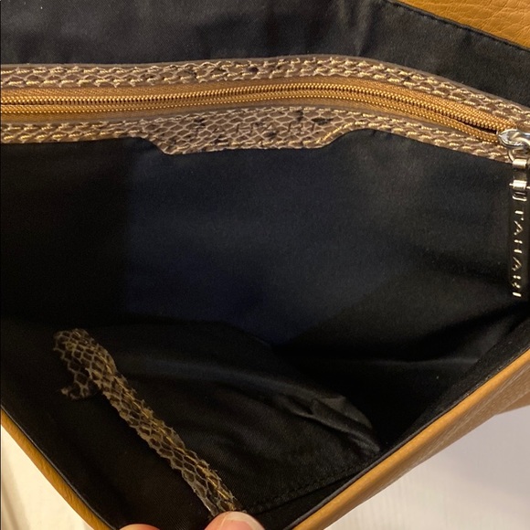 Tahari bag - Picture 6 of 6